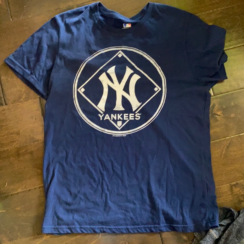 Mens New York Yankees tshirt  sz small